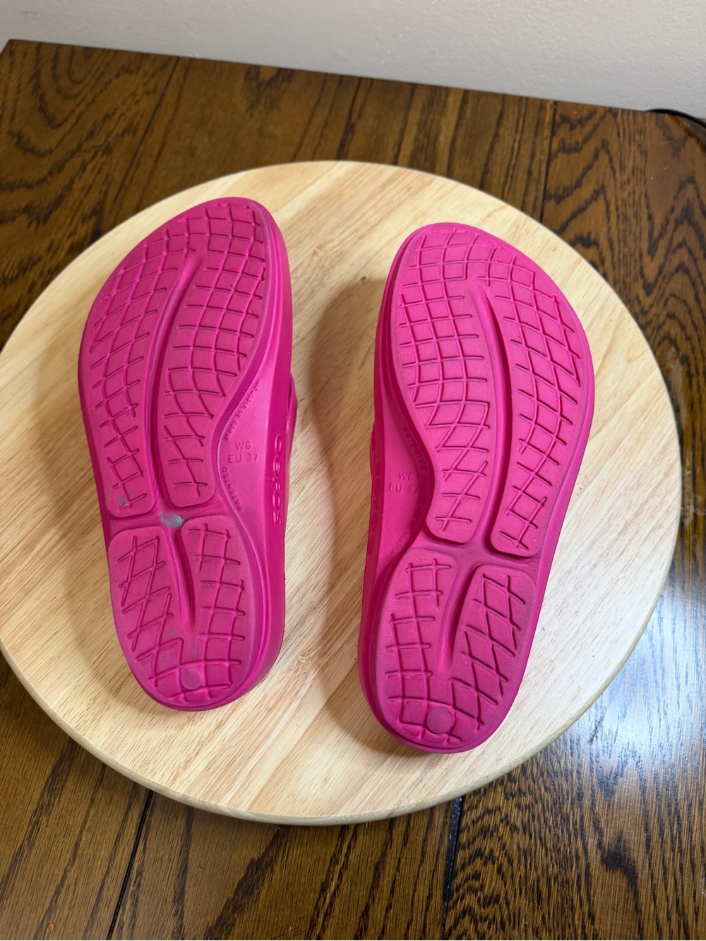 OOFOS women’s OOriginal Sandals Flip Flops Athletic Comfort - Picture 9 of 10